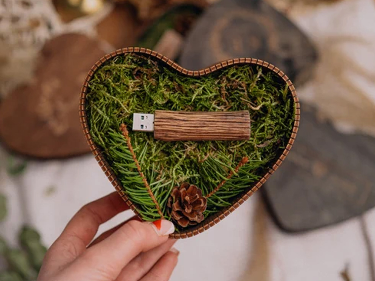 فلش موزیک: ایده ای عالی برای هدیه ای عاشقانه! به عشقت آهنگای مورد علاقتو هدیه بده!